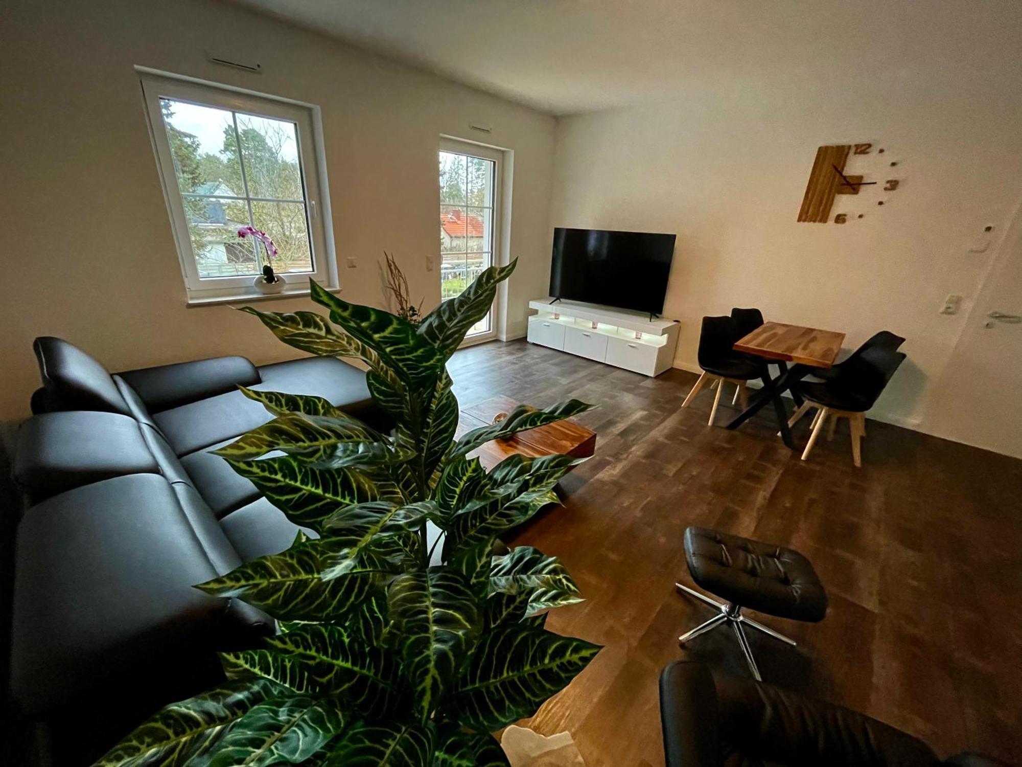 Ferienwohnung Im Gruenen Oranienburg Exterior photo